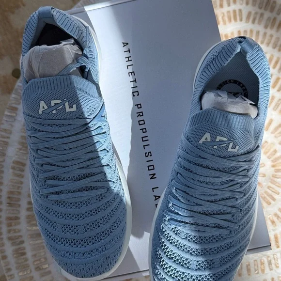 NEW APL BLUE/IVORY Light Blue Athletic Shoes SZ 9.5 Men’s
